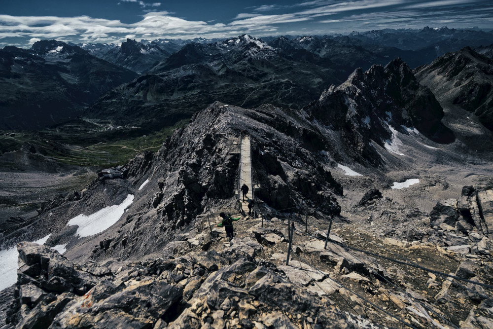 You can either walk or take the gondel to the top of the mountain