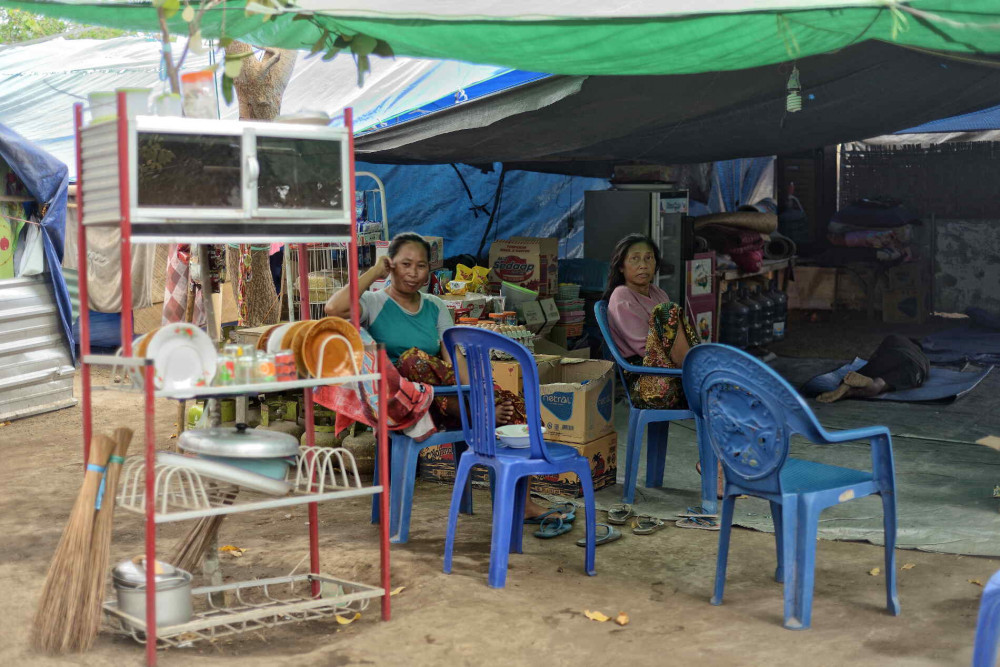 Victims living in tents in fear of afterquakes. Northern Lombok 2018