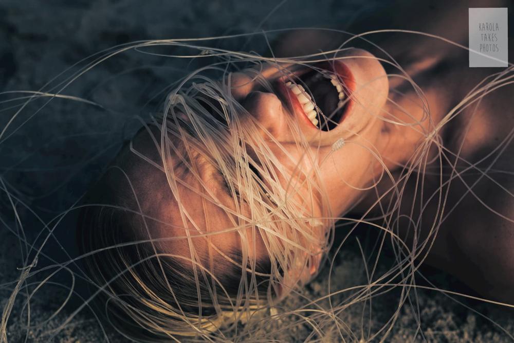 Fishing Line Lipstick Women Scream